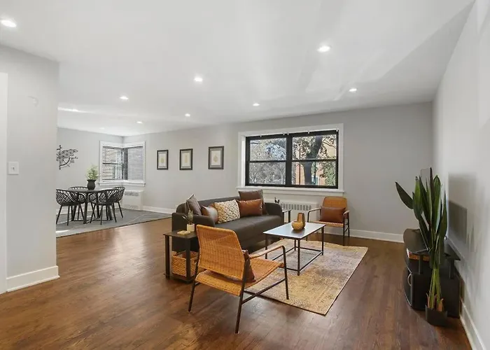 Lively 2br Near The And Park - Sheridan 1 *