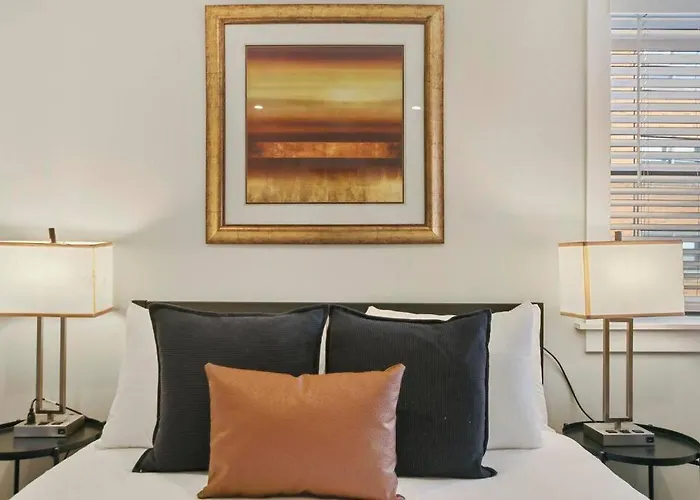 Lively 2br Near The And Park - Sheridan 1 * Чикаго