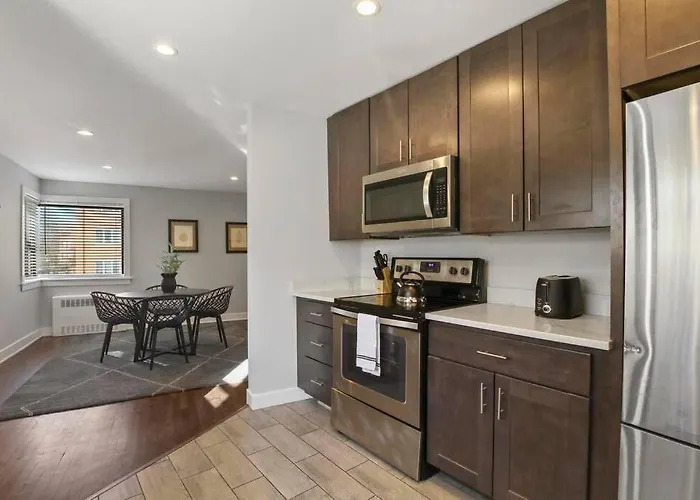 Lively 2br Near The And Park - Sheridan 1 Апартаменты