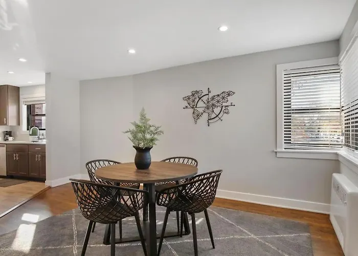 Lively 2br Near The And Park - Sheridan 1 Апартаменты *