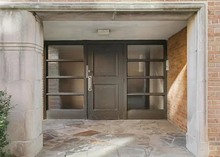 Lively 2br Near The And Park - Sheridan 1 Чикаго